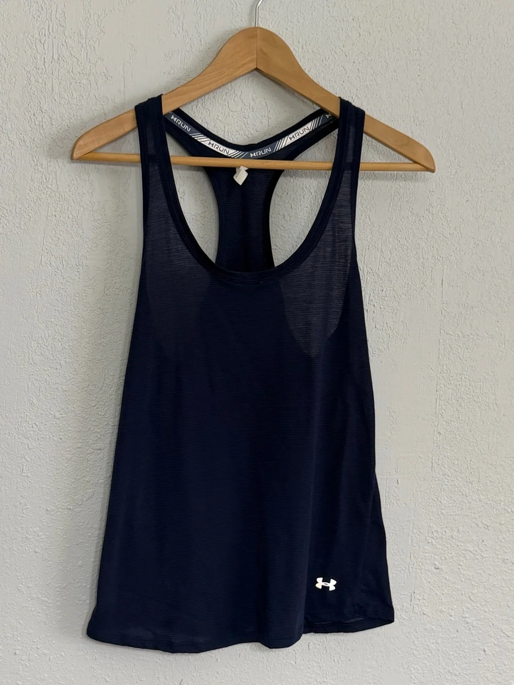 Under Armour Women's Navy Racerback Tank Size Medium